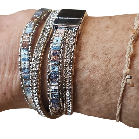 Elegant Silver and Blue Wrap Bracelet - Picture 1 of 3